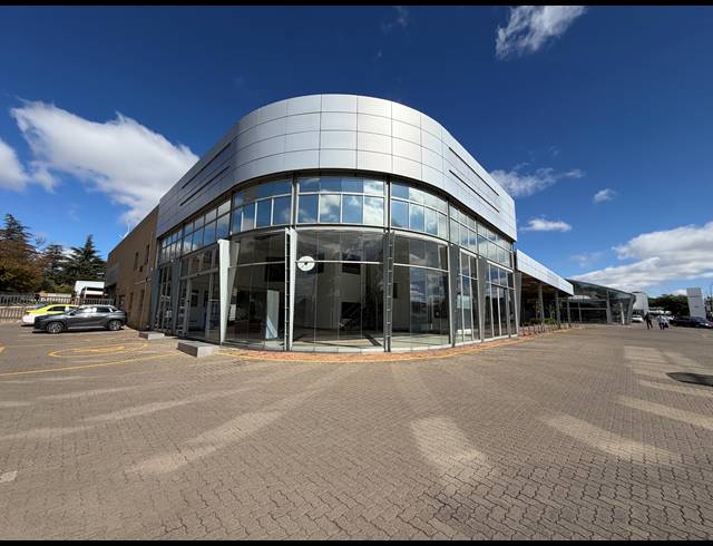 2,227.20M² SHOWROOM TO LET IN BRUMA